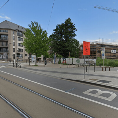 une route à Berchem-Sainte-Agathe